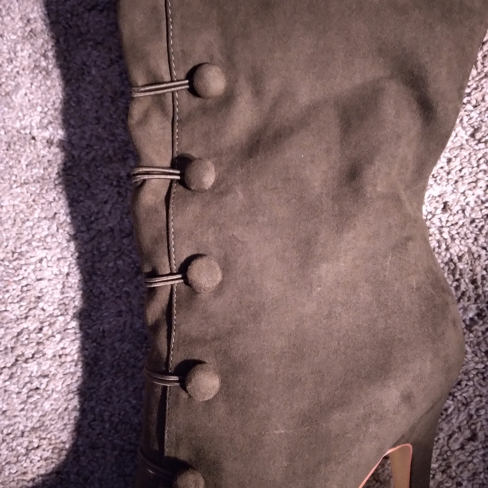 Stiletto thigh-high boots